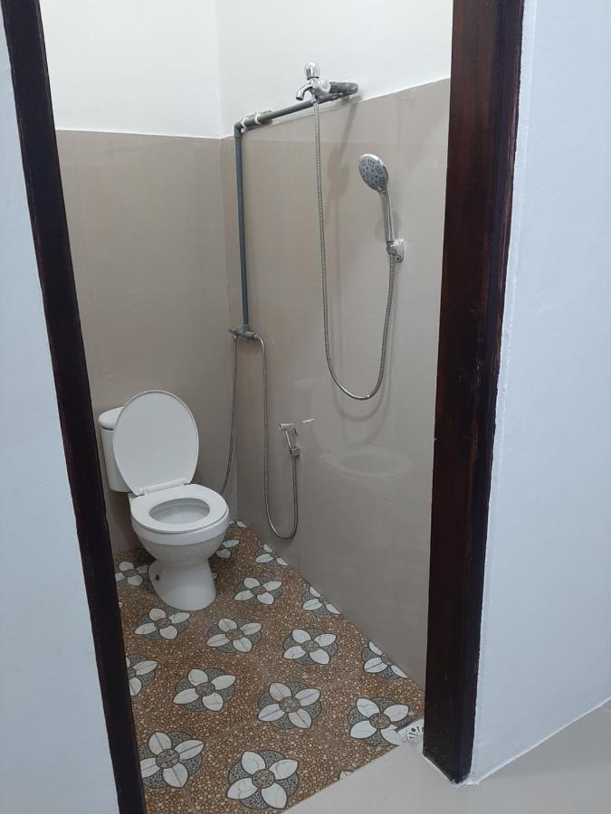 Riung Tiga Empat Tujuh Guesthouse Exteriér fotografie